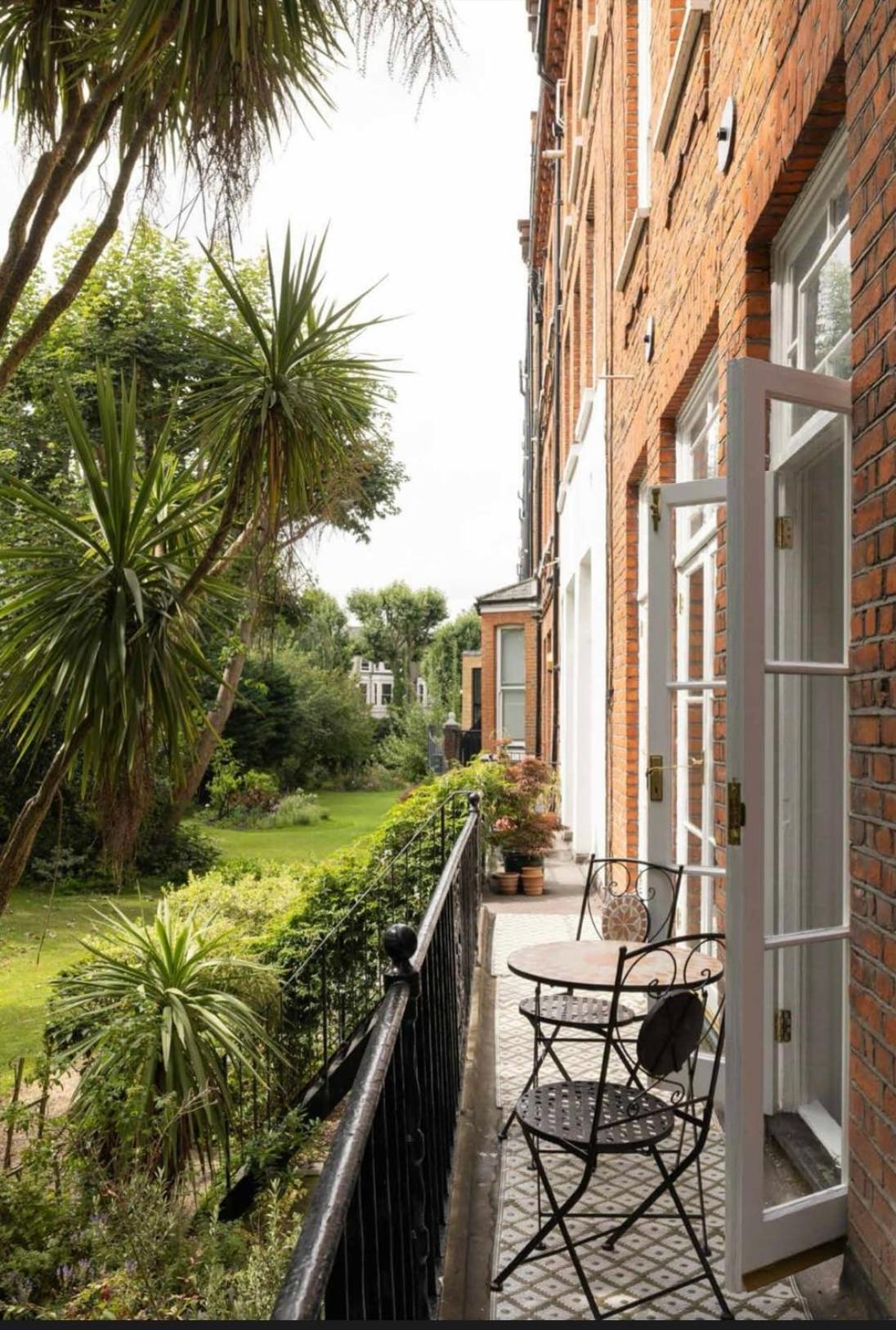 Palatial, Elegant 1000sqft - * Londra